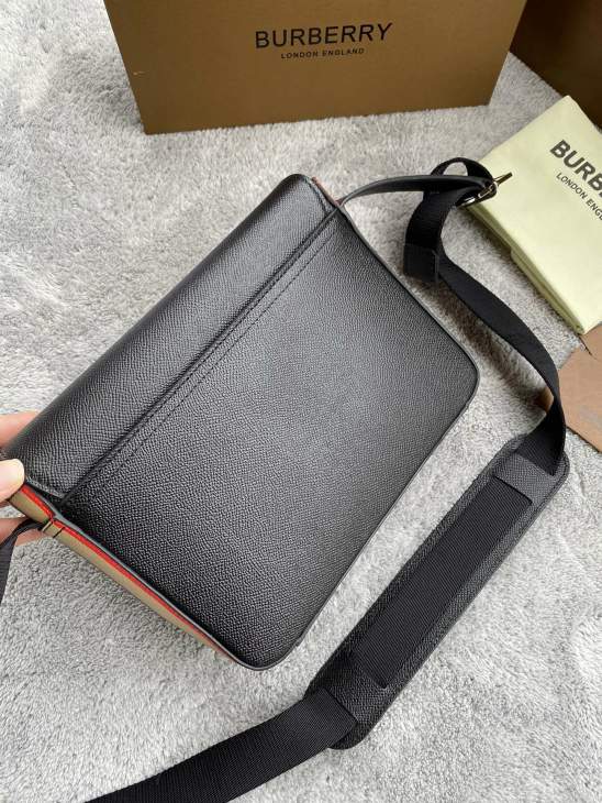 Picture of Burberry Mens Bags _SKUfw113203812fw